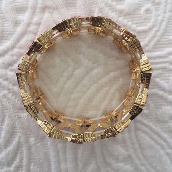 Red rhinestone stretch bracelet - Picture 3 of 4